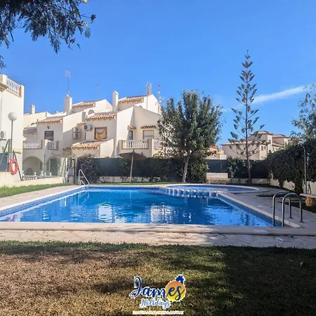 Traditional 3 Bed Quad House Playa Flamenca Pf5 Holiday home *