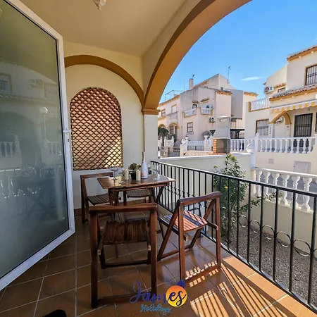 Traditional 3 Bed Quad House Playa Flamenca Pf5 Holiday home Orihuela